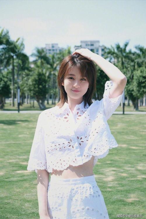 娱乐吃瓜李小花,娱乐圈的“吃瓜群众”如何成为焦点人物